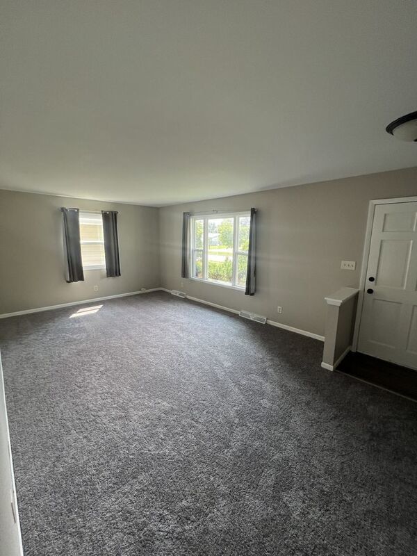 3 Bed / 1.5 Bath Unit Available! property image