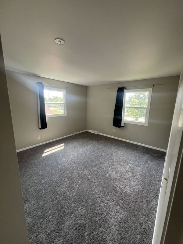 3 Bed / 1.5 Bath Unit Available! property image