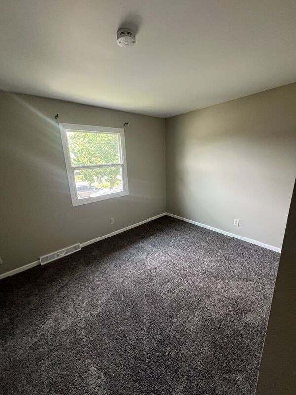 3 Bed / 1.5 Bath Unit Available! property image