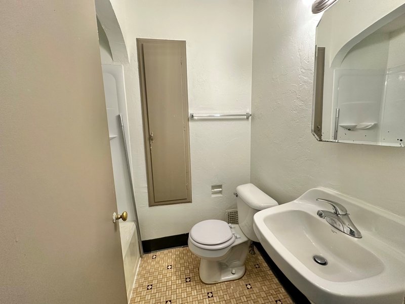 414 Dousman St. # 3 property image