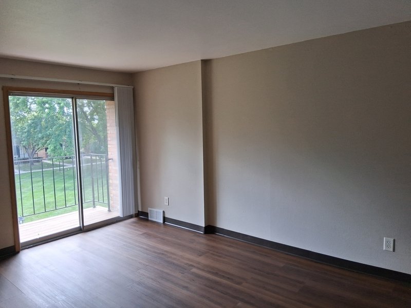 725 W 9th Ave property image