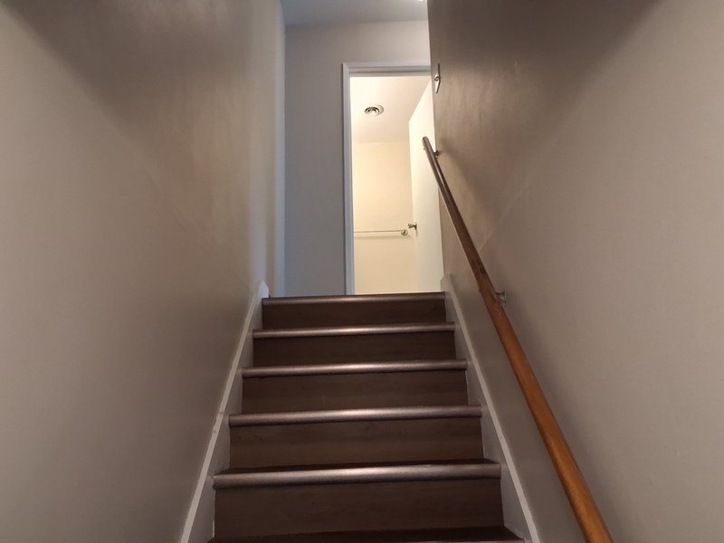 725 W 9th Ave property image
