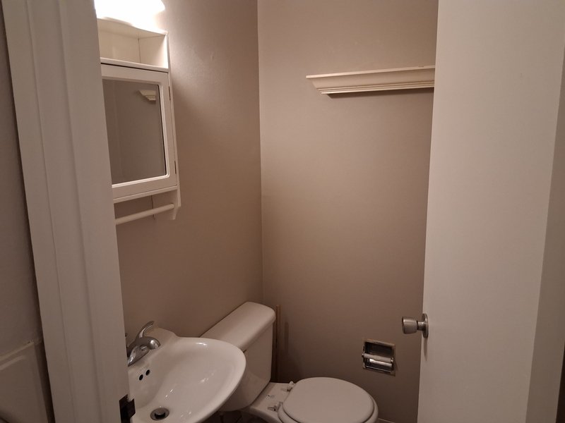 725 W 9th Ave property image