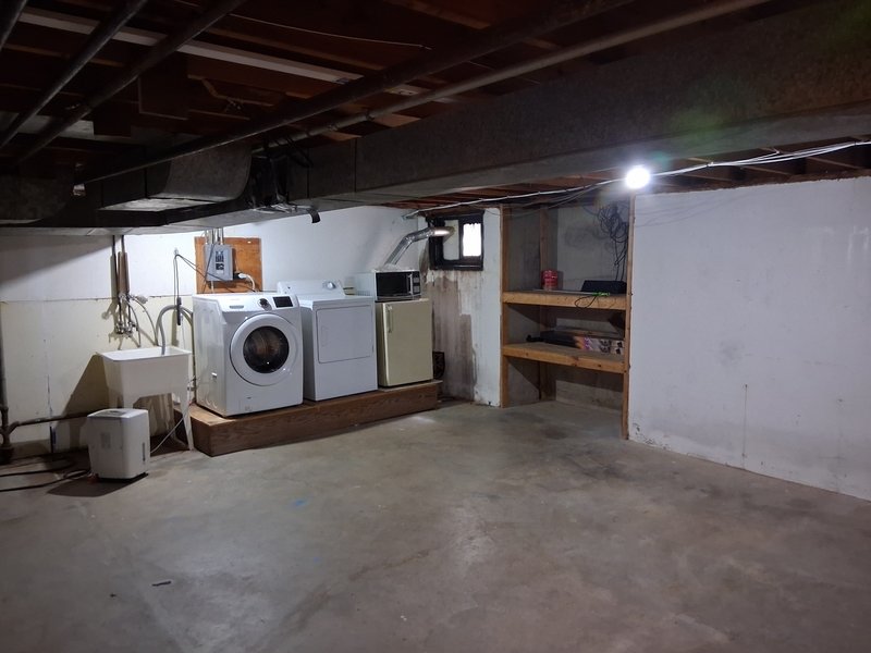 725 W 9th Ave property image