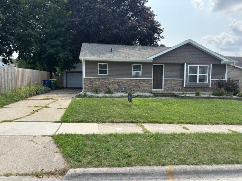 2048 Hillview Drive property image