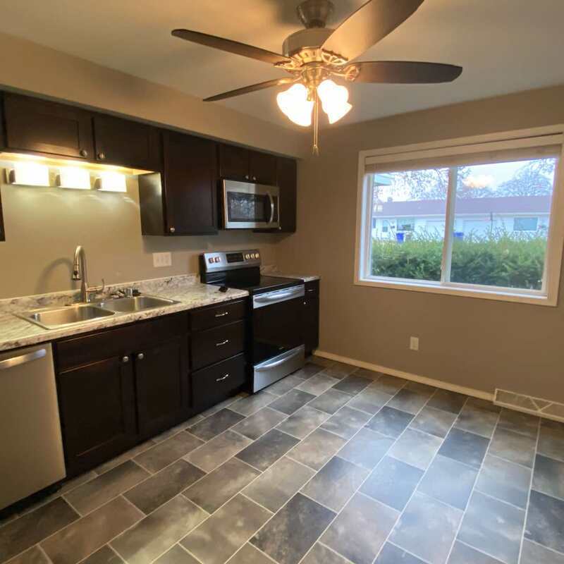 15 Woodmere Court - 1 property image