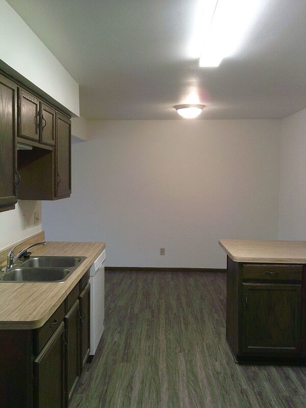2 Bedroom, 1.5 Bath Townhouse in Cedarburg – Attached Garage & Private Entrance property image