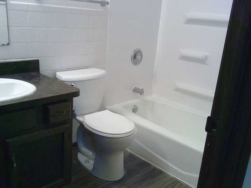 2 Bedroom, 1.5 Bath Townhouse in Cedarburg – Attached Garage & Private Entrance property image