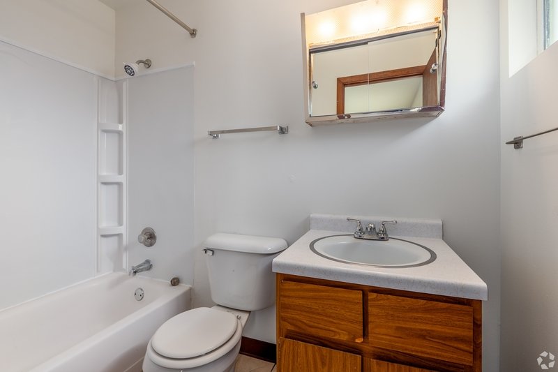 1138 East Walnut Street - K property image