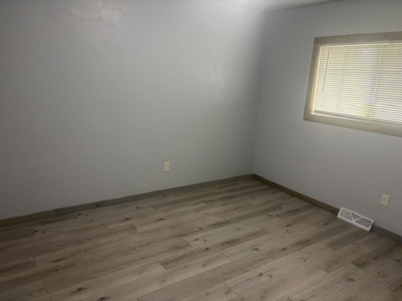 1433 Witzel Avenue - 2 property image