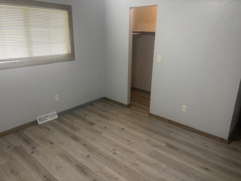 1433 Witzel Avenue - 2 property image