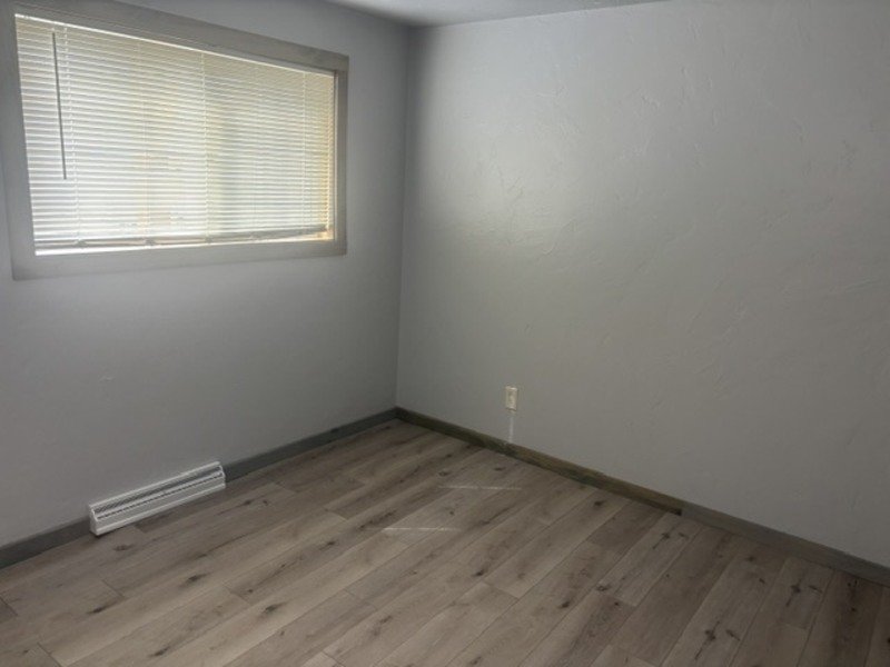 1433 Witzel Avenue - 2 property image