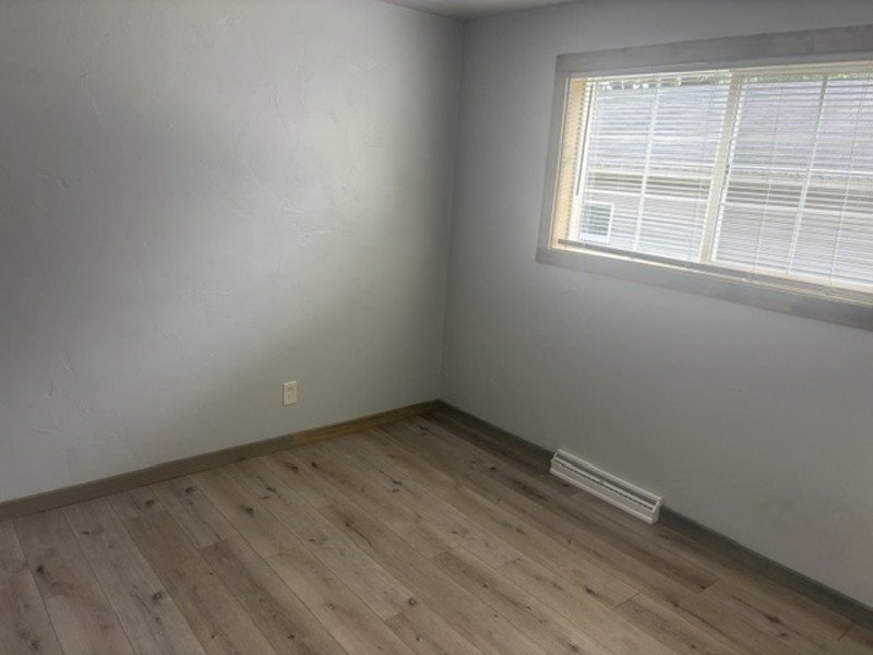 1433 Witzel Avenue - 2 property image
