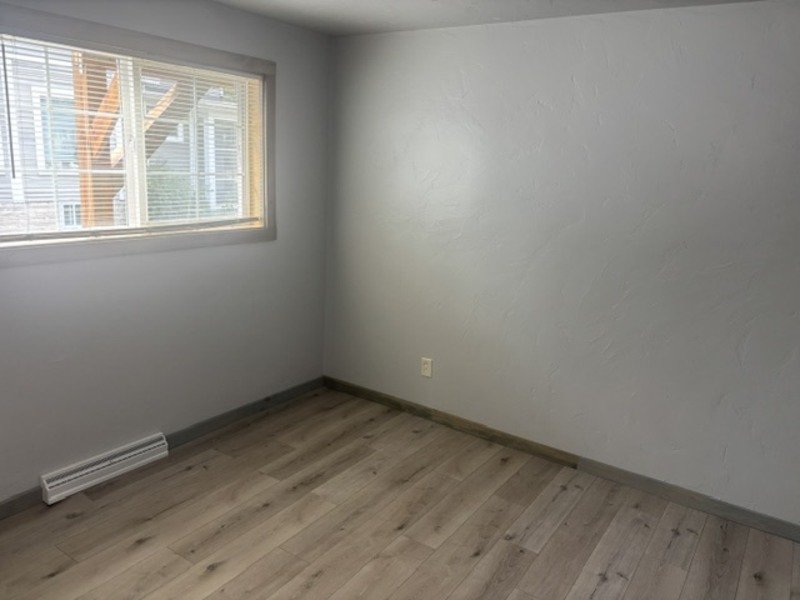 1433 Witzel Avenue - 2 property image