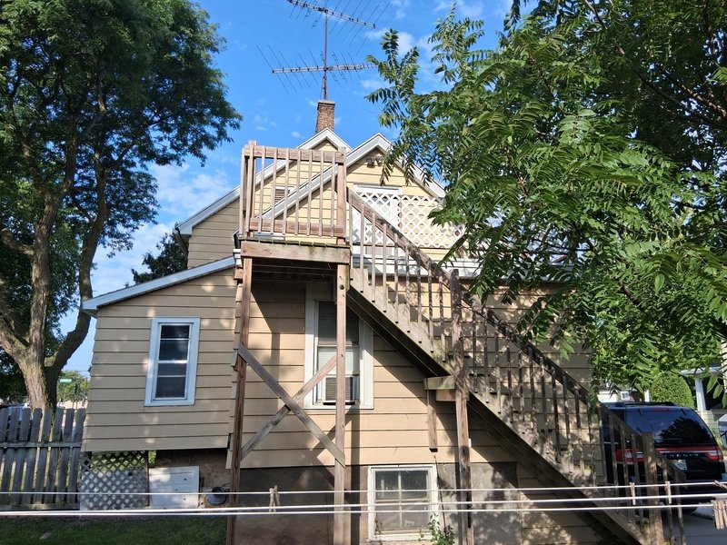 205 Walnut Street - Upper property image