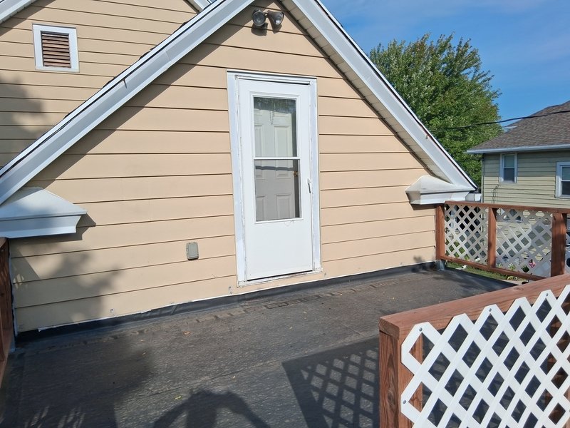 205 Walnut Street - Upper property image