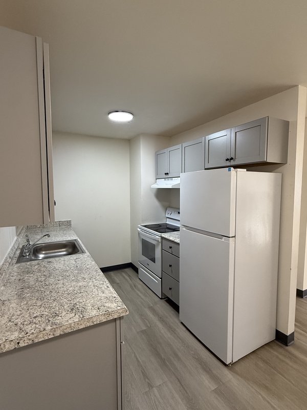 187 S National Ave. 13 English Meadows Apts property image