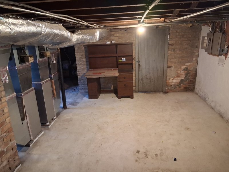 343 West 14th Avenue - 343 Lower property image