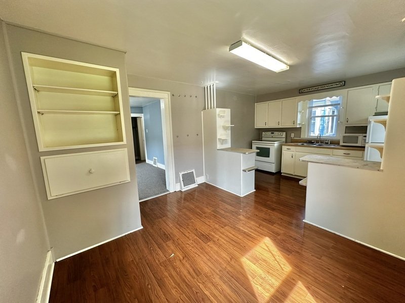 220 6th Street - Back property image