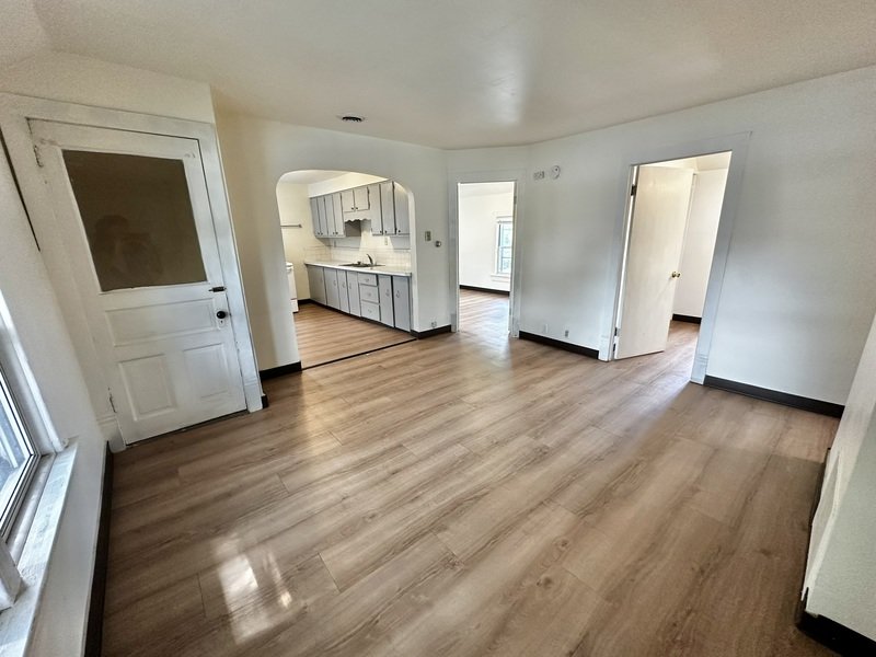 725 W 9th Ave property image