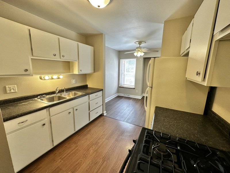 725 W 9th Ave property image