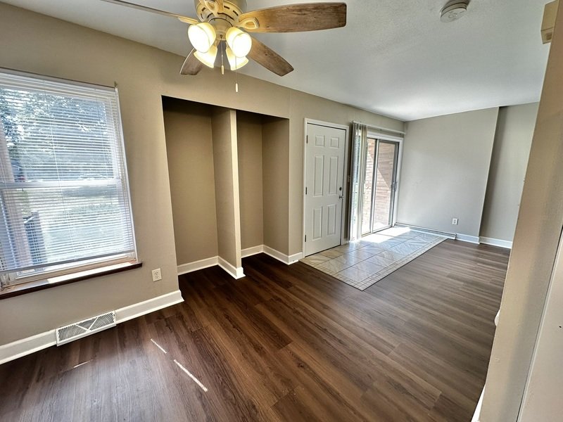725 W 9th Ave property image