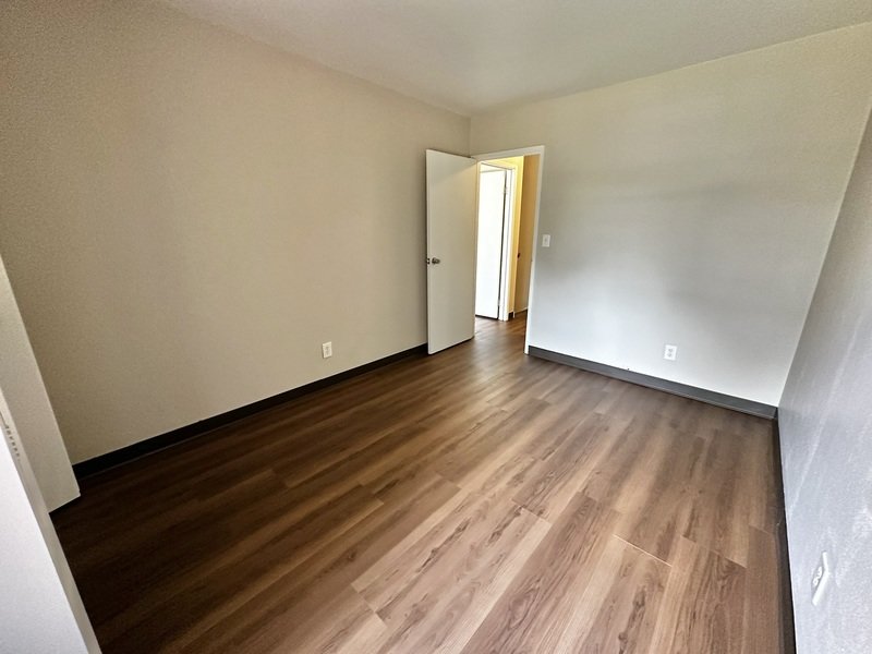 725 W 9th Ave property image