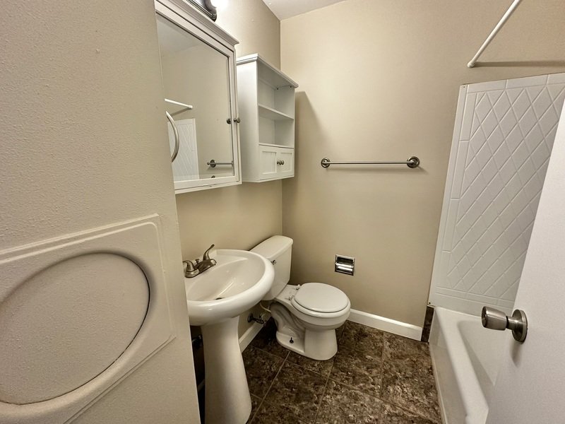 725 W 9th Ave property image