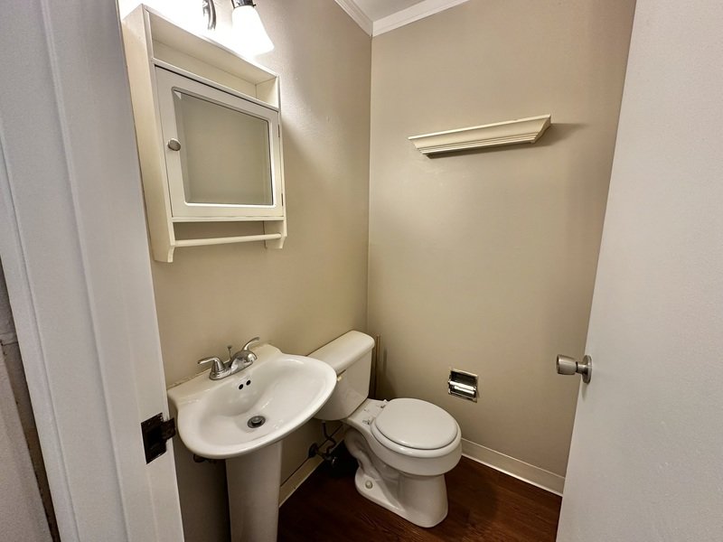 725 W 9th Ave property image