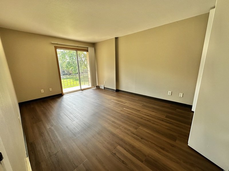 725 W 9th Ave property image
