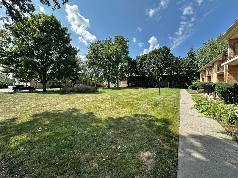725 W 9th Ave property image