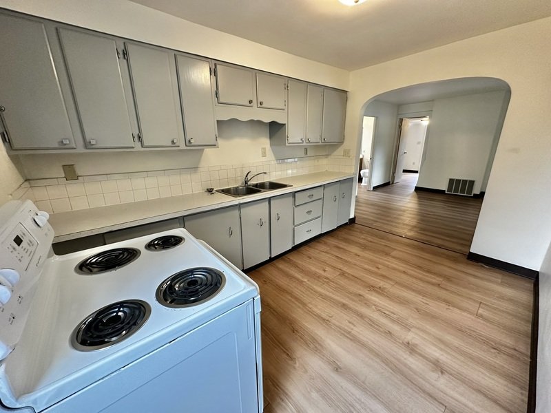 205 Walnut Street - Upper property image