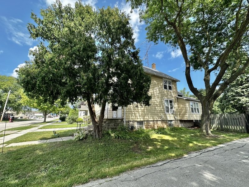 205 Walnut Street - Upper property image