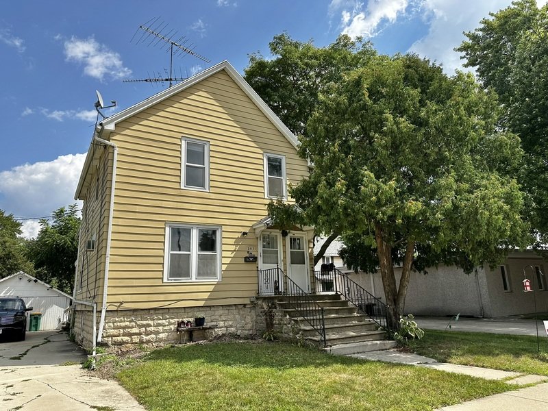 205 Walnut Street - Upper property image