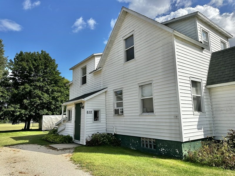 610 Church Avenue - Upper property image