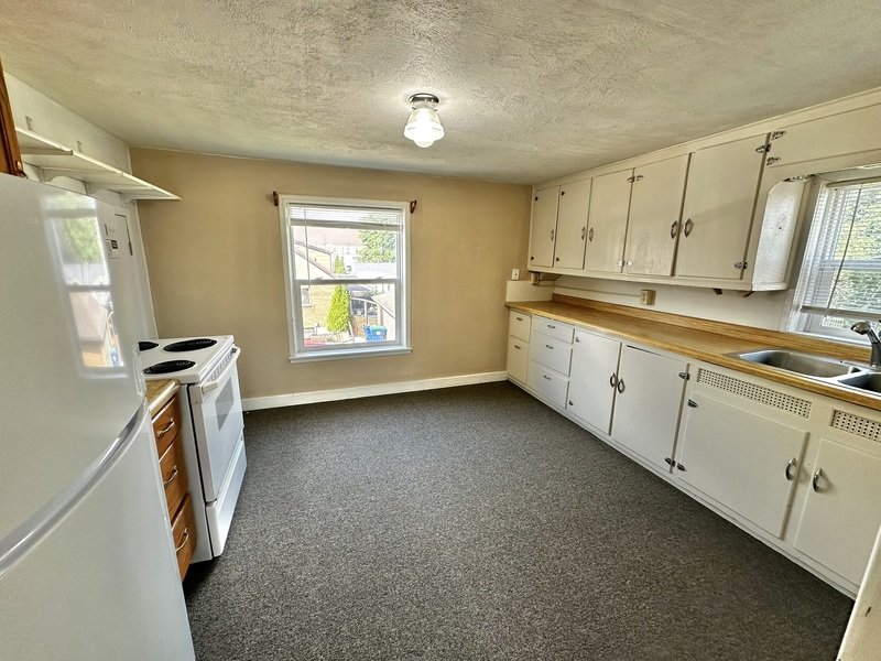 610 Church Avenue - Upper property image