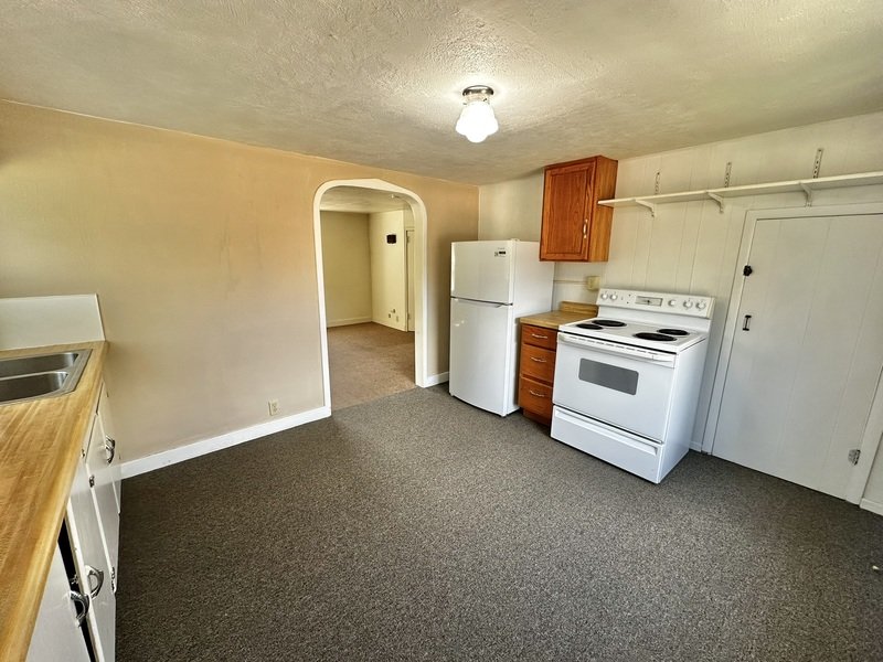 610 Church Avenue - Upper property image