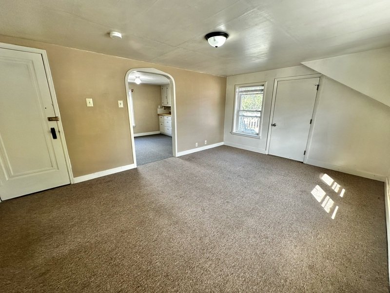 610 Church Avenue - Upper property image