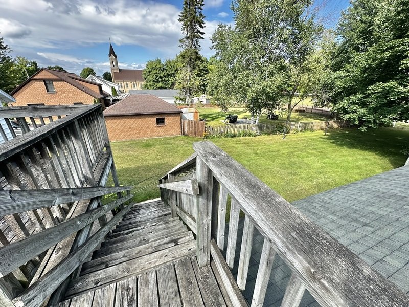 610 Church Avenue - Upper property image