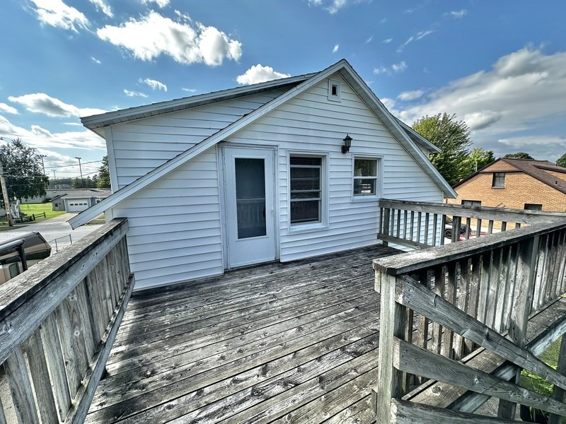 610 Church Avenue - Upper property image
