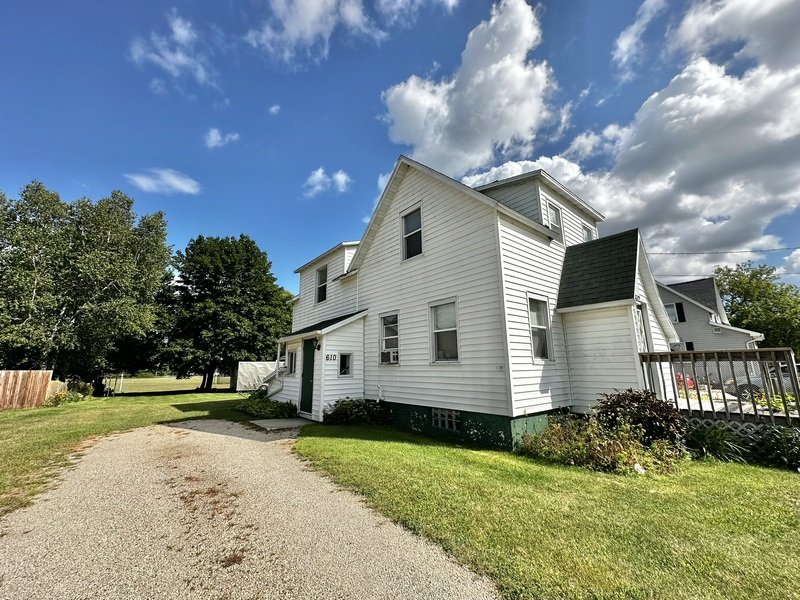 610 Church Avenue - Upper property image
