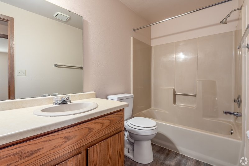 1721 Lenwood Avenue Unit 12 property image