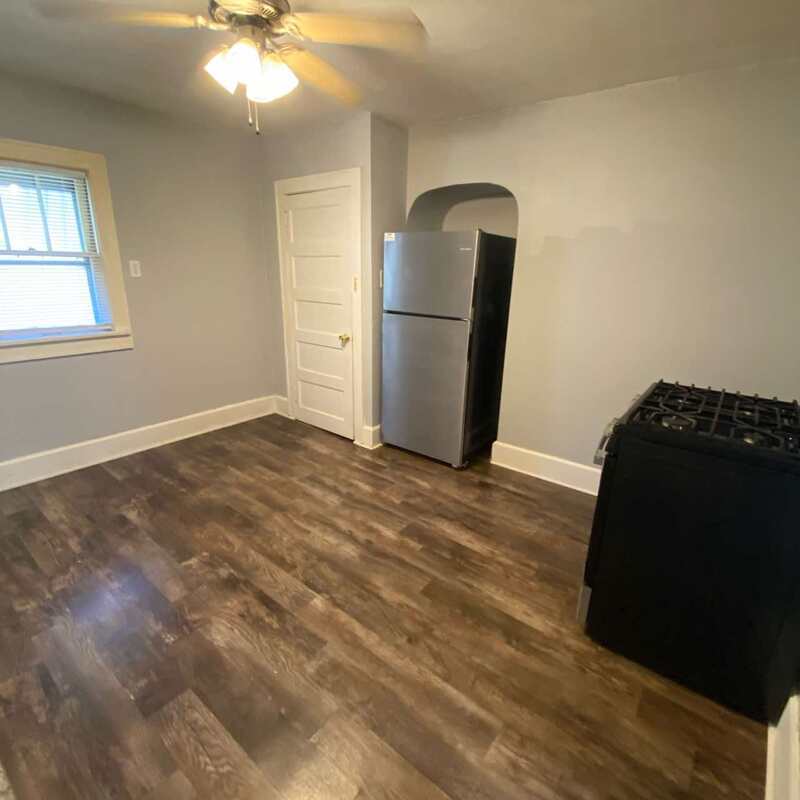 915 Stuart Street - Upper property image