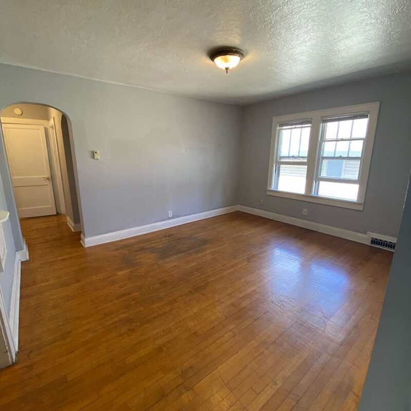 915 Stuart Street - Upper property image