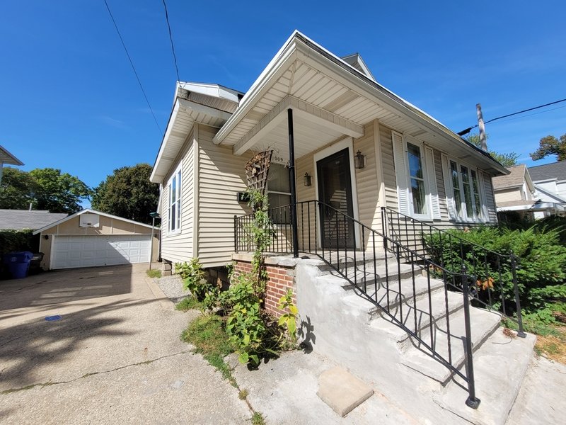 1009 North Oneida Street property image
