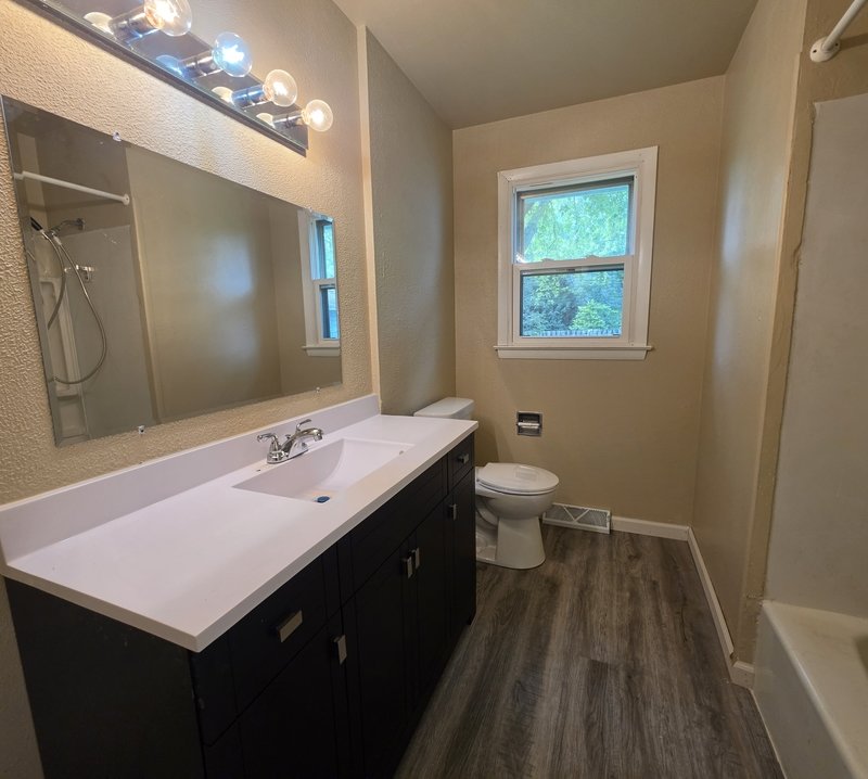 1216 Meadowview Drive property image