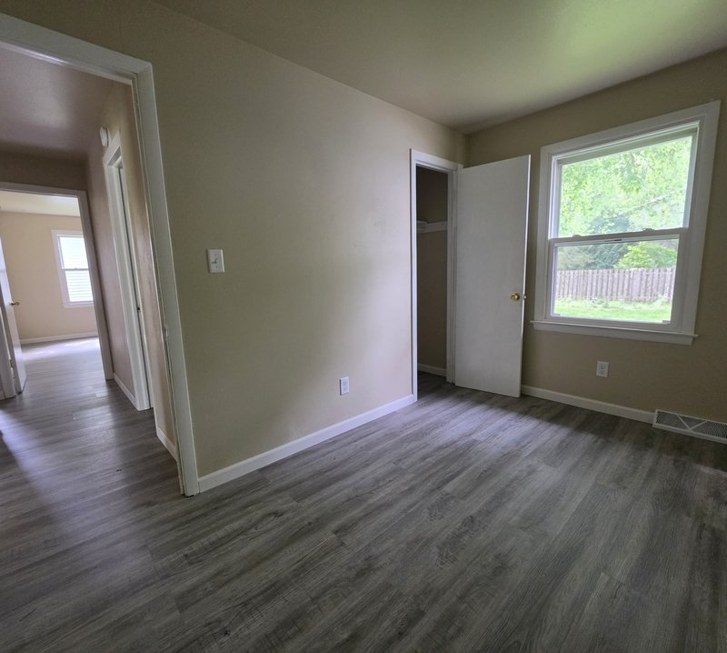 1216 Meadowview Drive property image