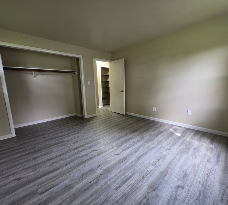 1216 Meadowview Drive property image