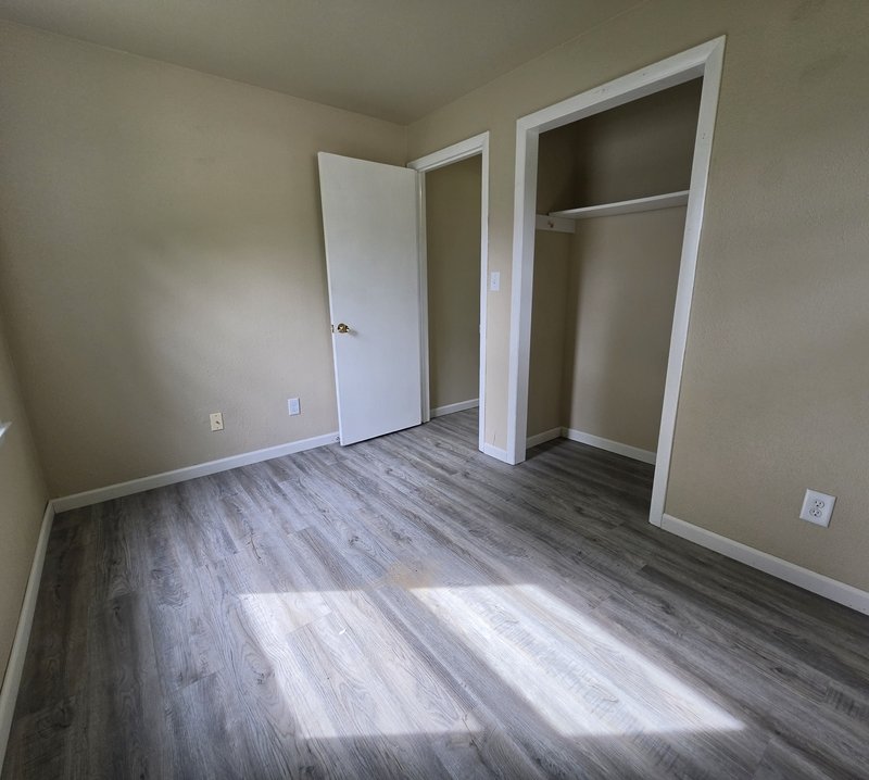 1216 Meadowview Drive property image
