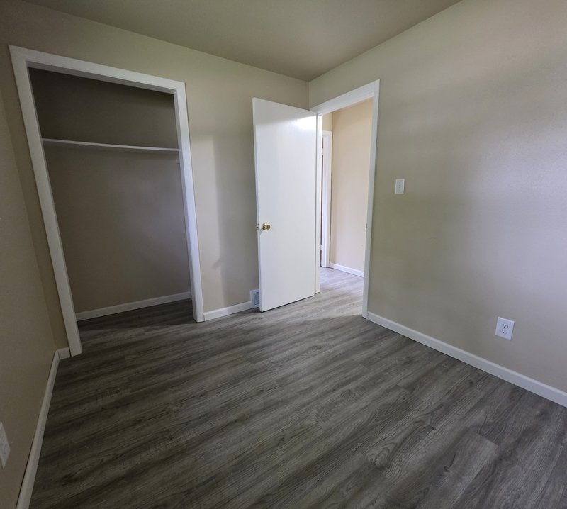 1216 Meadowview Drive property image